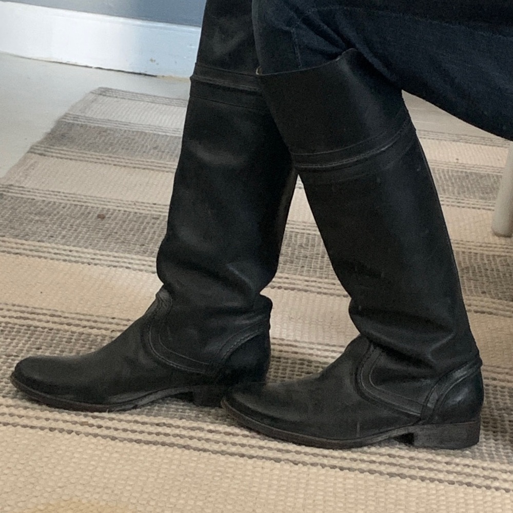 Frye Melissa Trapunto boots. Size 6 1/2